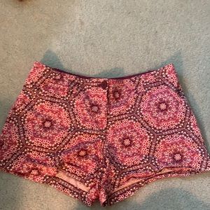 High waisted patterned shorts!